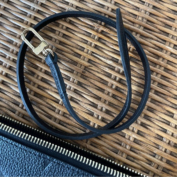 NWOT Louis Vuitton Neverfull Empreinte Monogram Pochette
Clutch Wristlet - Picture 4 of 6